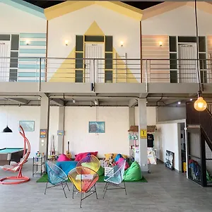 Hut Albergue Kuta Lombok
